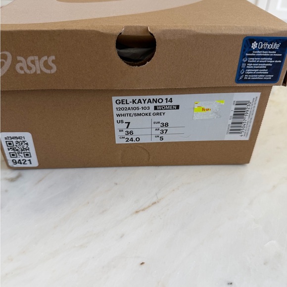 Asics Gel-Kayano 14 in White and Smoke Gray size US 7 - Picture 2 of 7